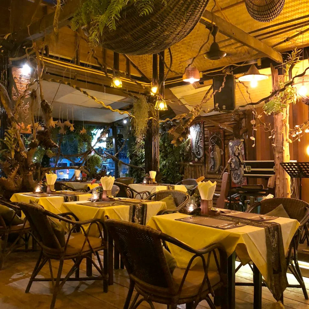 Foxy's Kitchen Dining Area